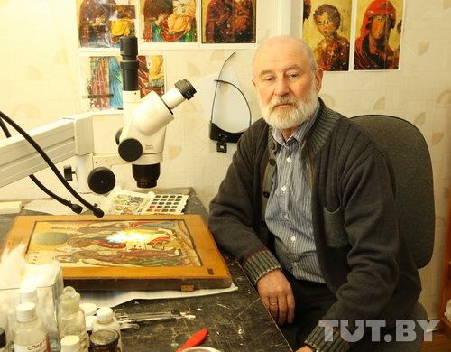 Аркадий Шпунт, зав. отделом научно-реставрационных мастерских Национального художественного музея