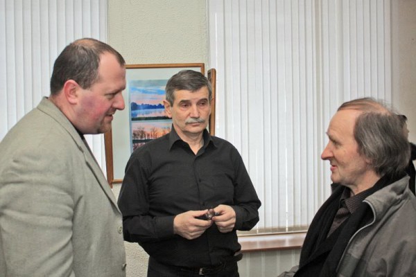 Директор музея истории Могилева Алексей Батюков, Владимир Шарников и Василий Титов.